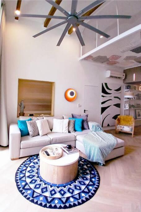 Seaside 3 Suites Penthouse With Pool Gym & Bbq Terrace 马勒勒角 外观 照片